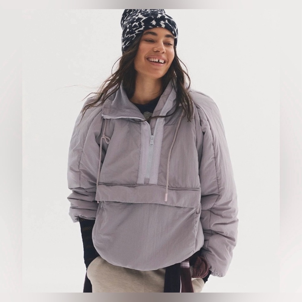 🎀 FP Movement🎀
In A Pillow Puffer Pullover - Packable XS $168 NWT